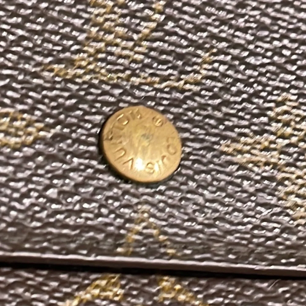 Louis Vuitton Men's Monogram Elise Wallet